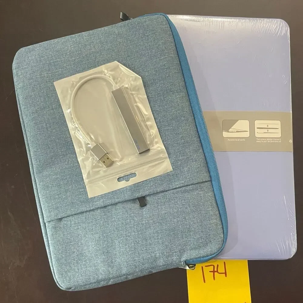 MacBook Air 11” shell and blue soft case